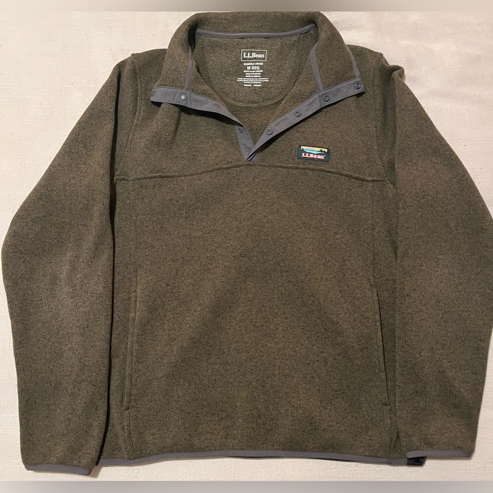 LL Bean Men’s Pullover - Medium